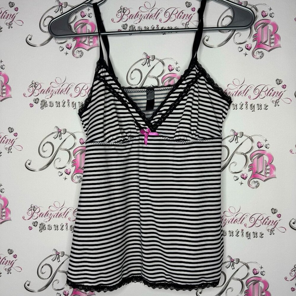 Tank top camisole white and black with pink ribbon 🎀 bow tie shirt y2k cami